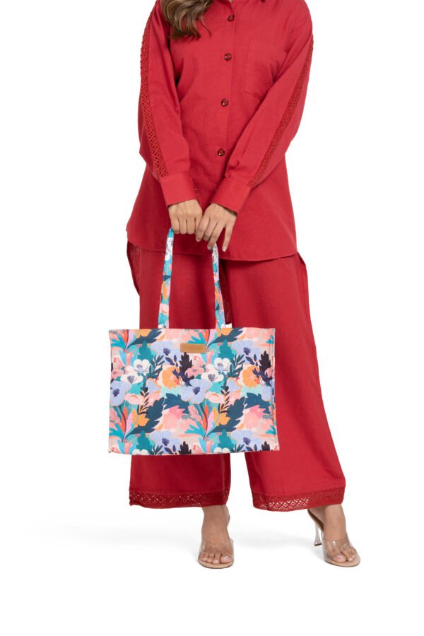 Magnificent Paradise Tote Handbag (Floral)